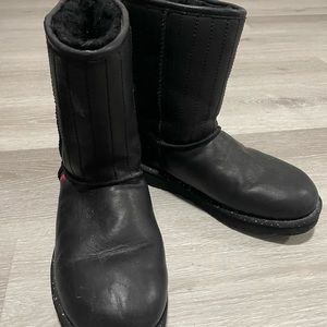 UGG Snow boots ft. STARWARS, size 8